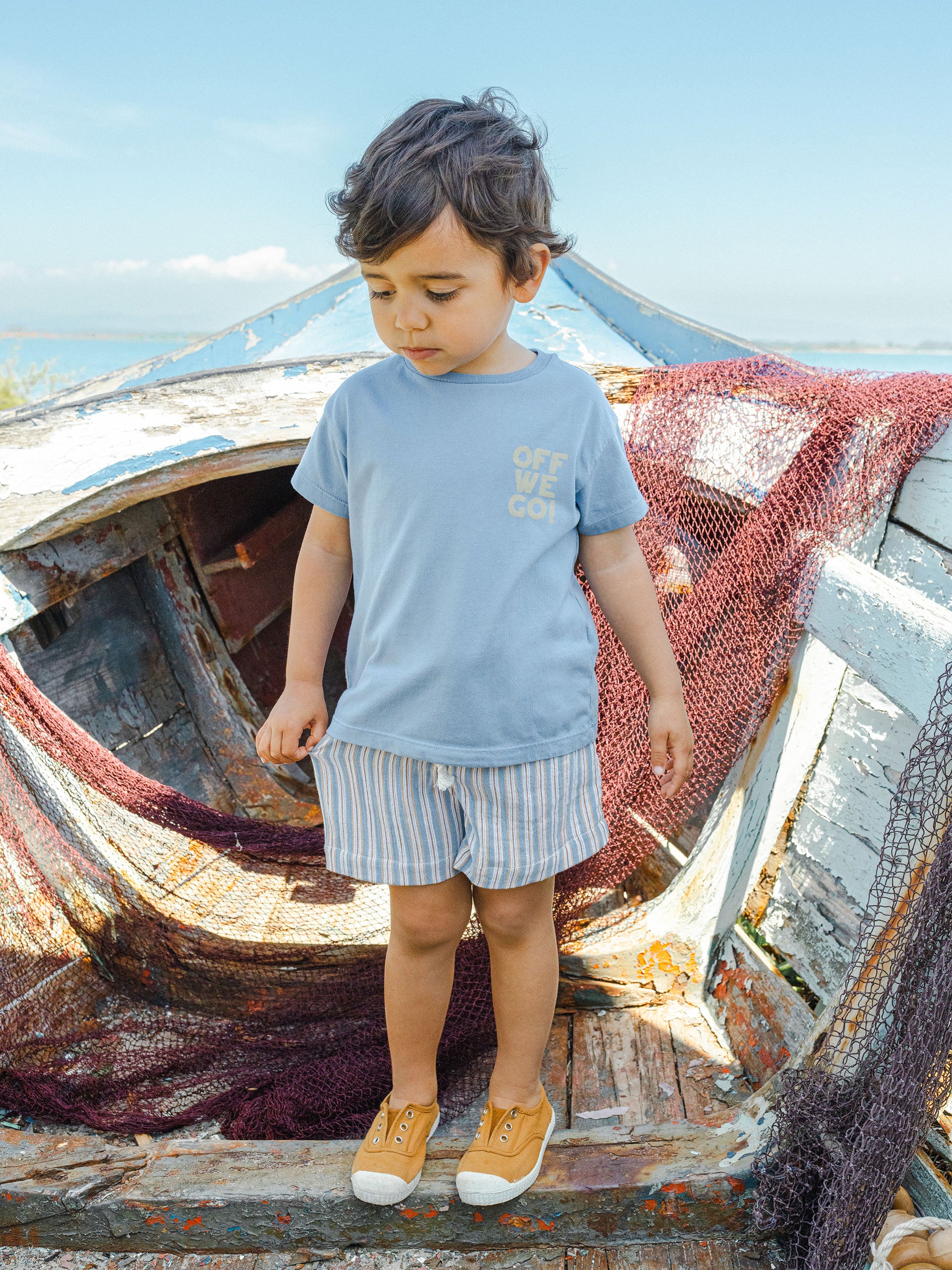 bambino-con-pantalone-corto-estivo-laranjinha