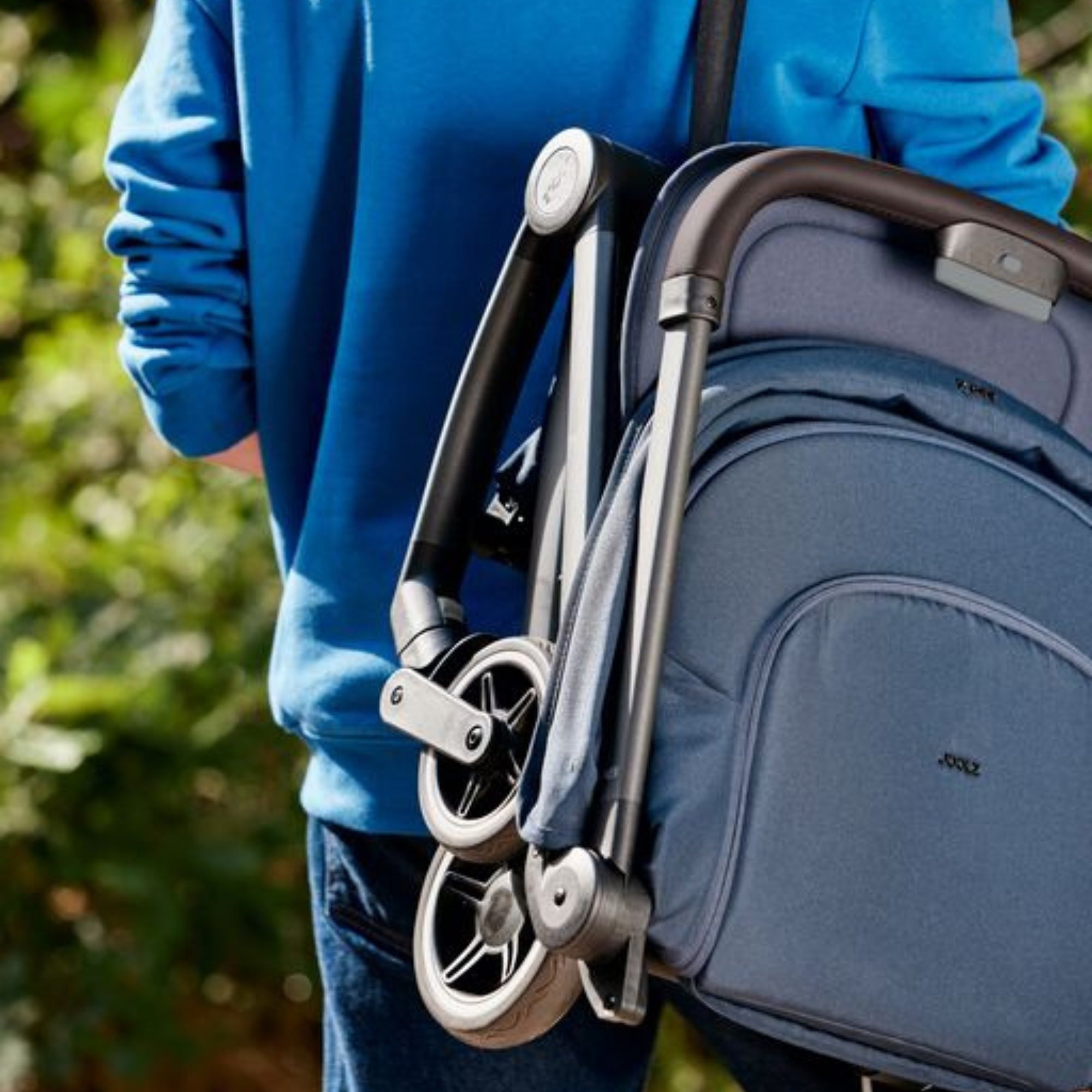 passeggino-compatto-e-leggero-di-joolz-omologato-per-viaggio-in-aereo-chiuso