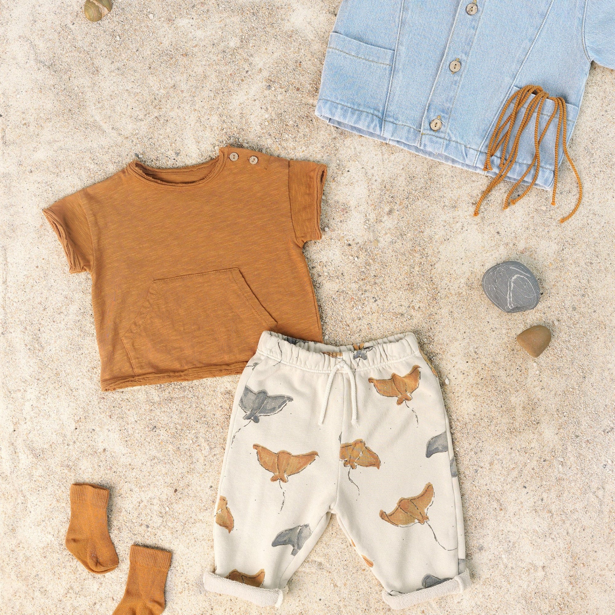 moda-bambini-playup-maglia-e-pantalone-lungo-primavera-estate