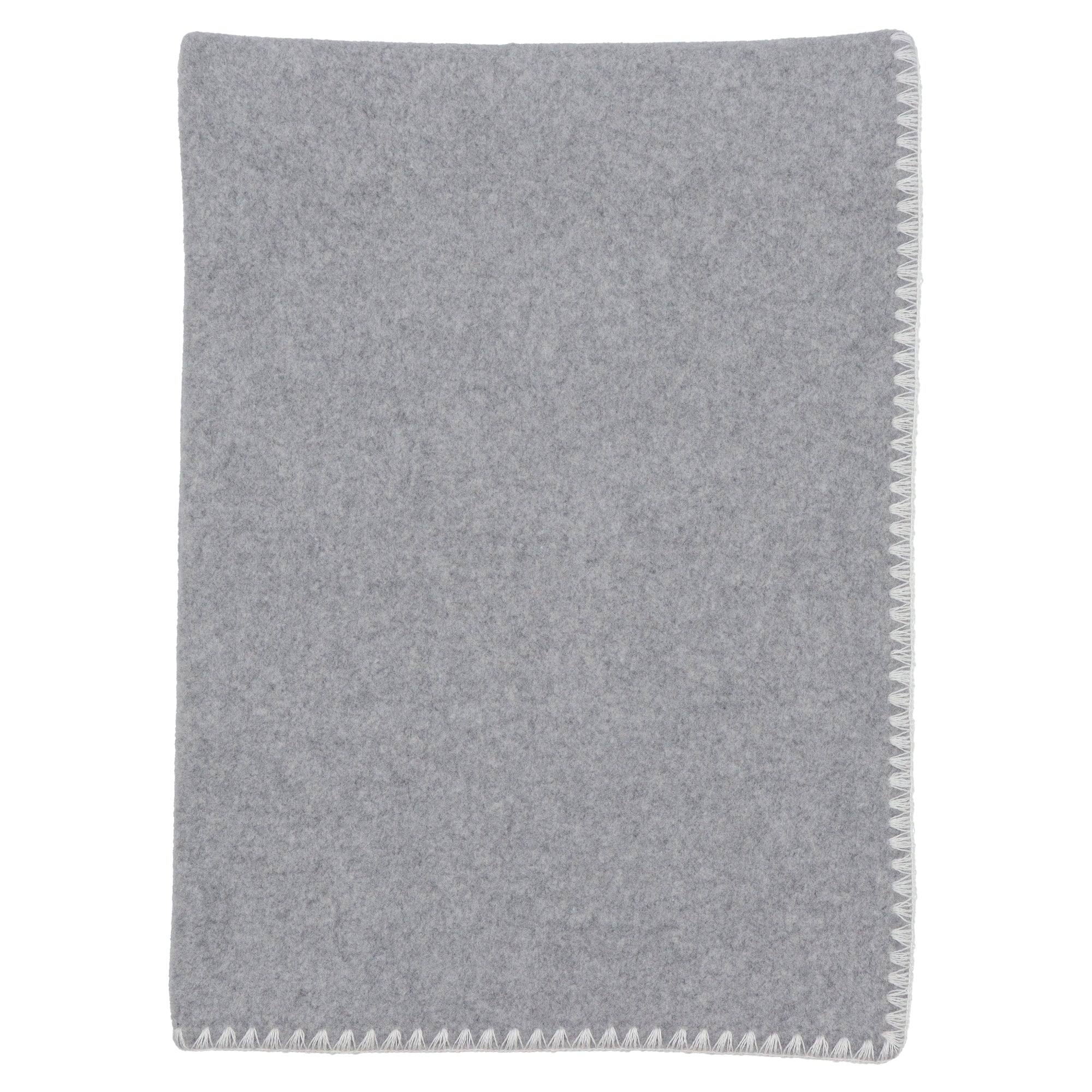 coperta-pile-con-bordo-ricamato