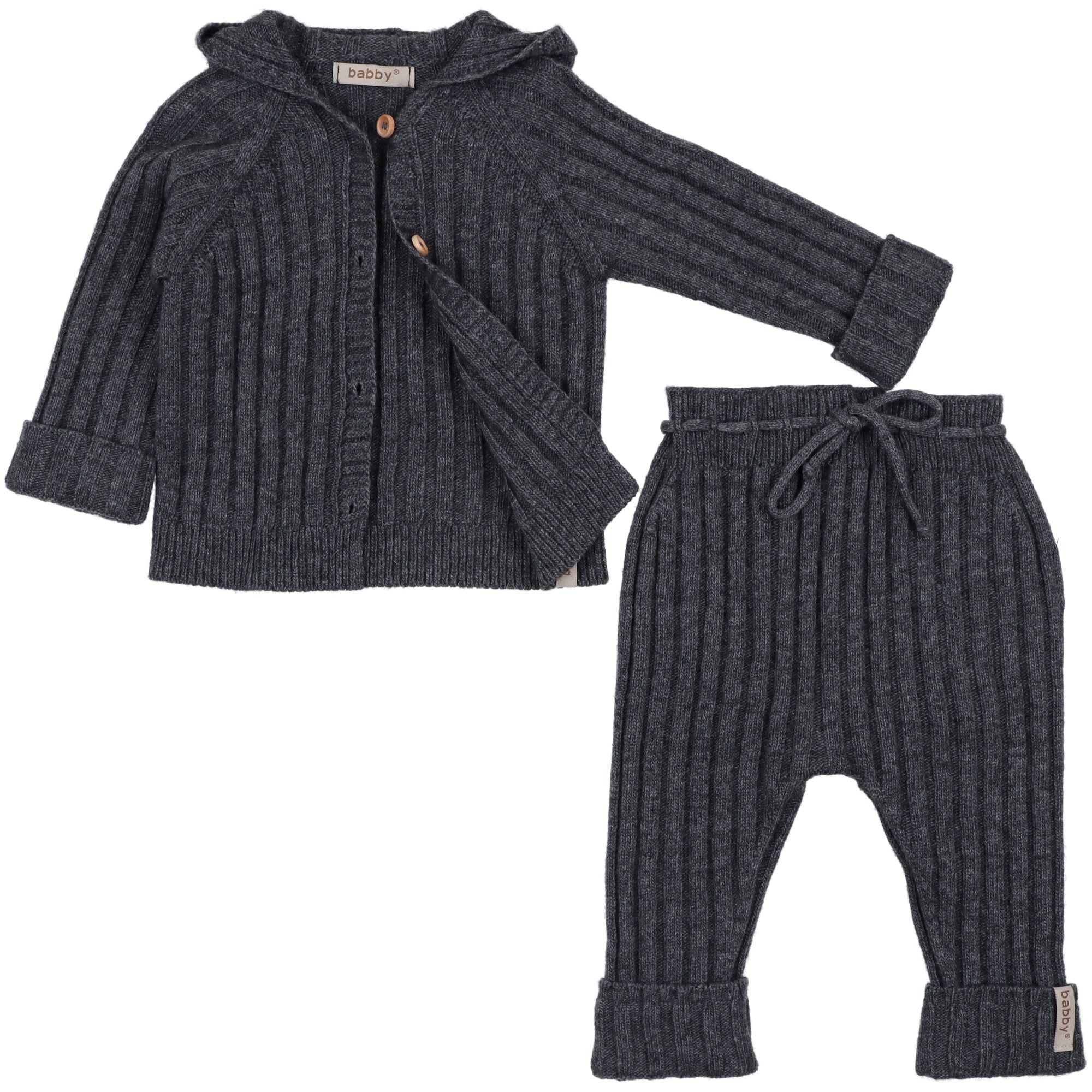 Completo in maglia per neonato composto da cardigan con cappuccio e pantalone a coste, colore grigio, in lana merino e cashmere.