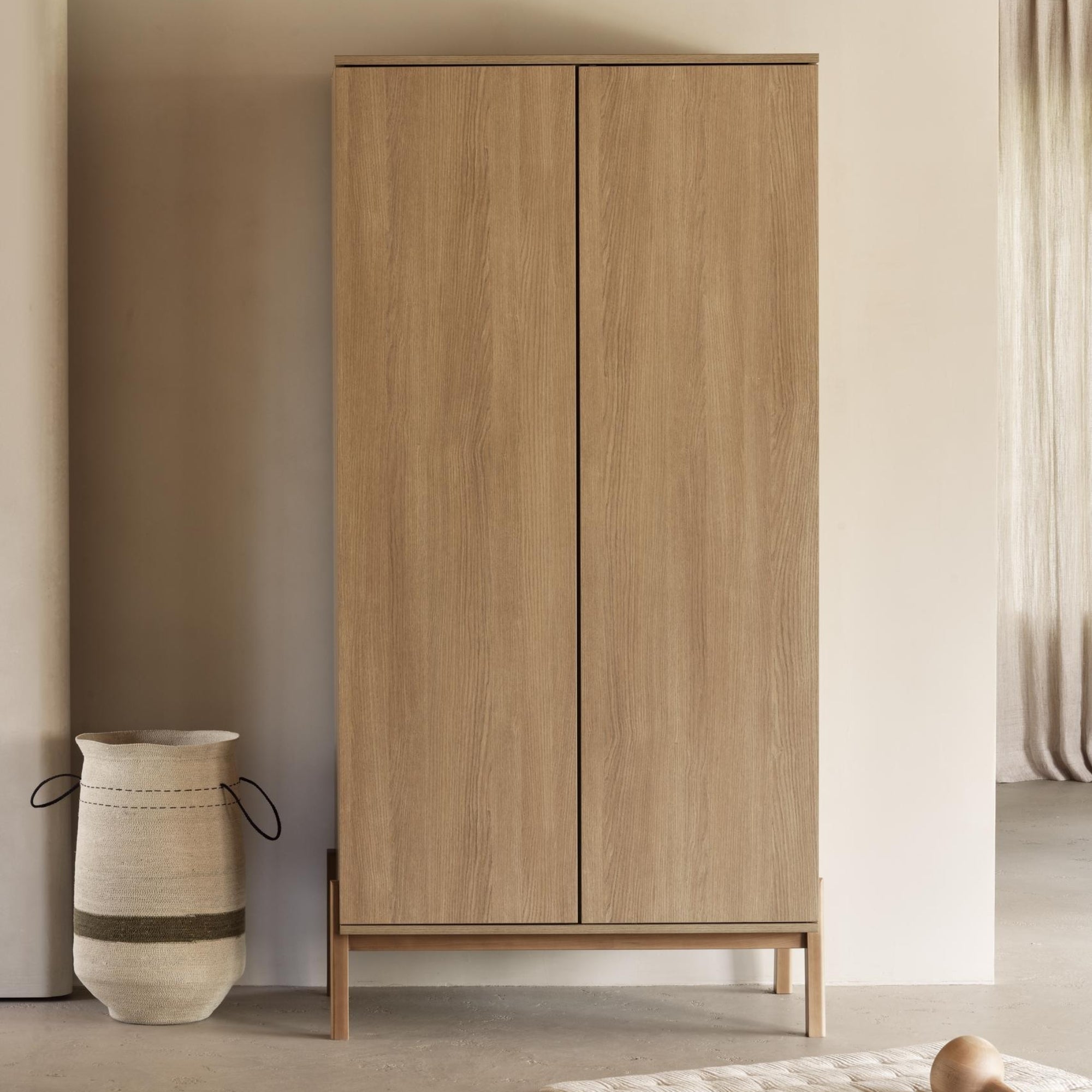 armadio-in-legno-di-faggio-design-minimal-due-ante-per-cameretta-bimbi