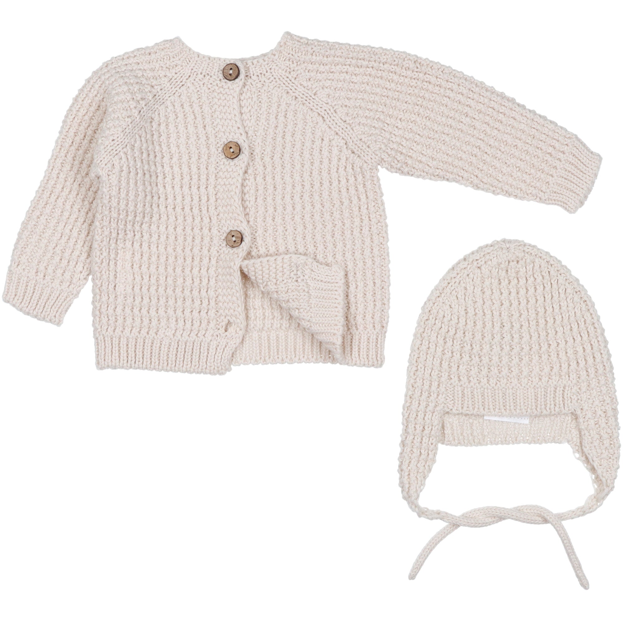 cardigan-e-cappello-con-paraorecchie