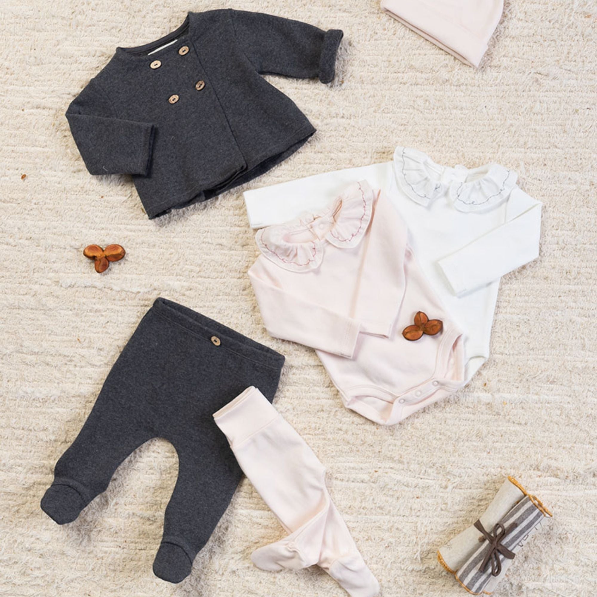 pantaloni-con-piede-chiuso-colore-antracite