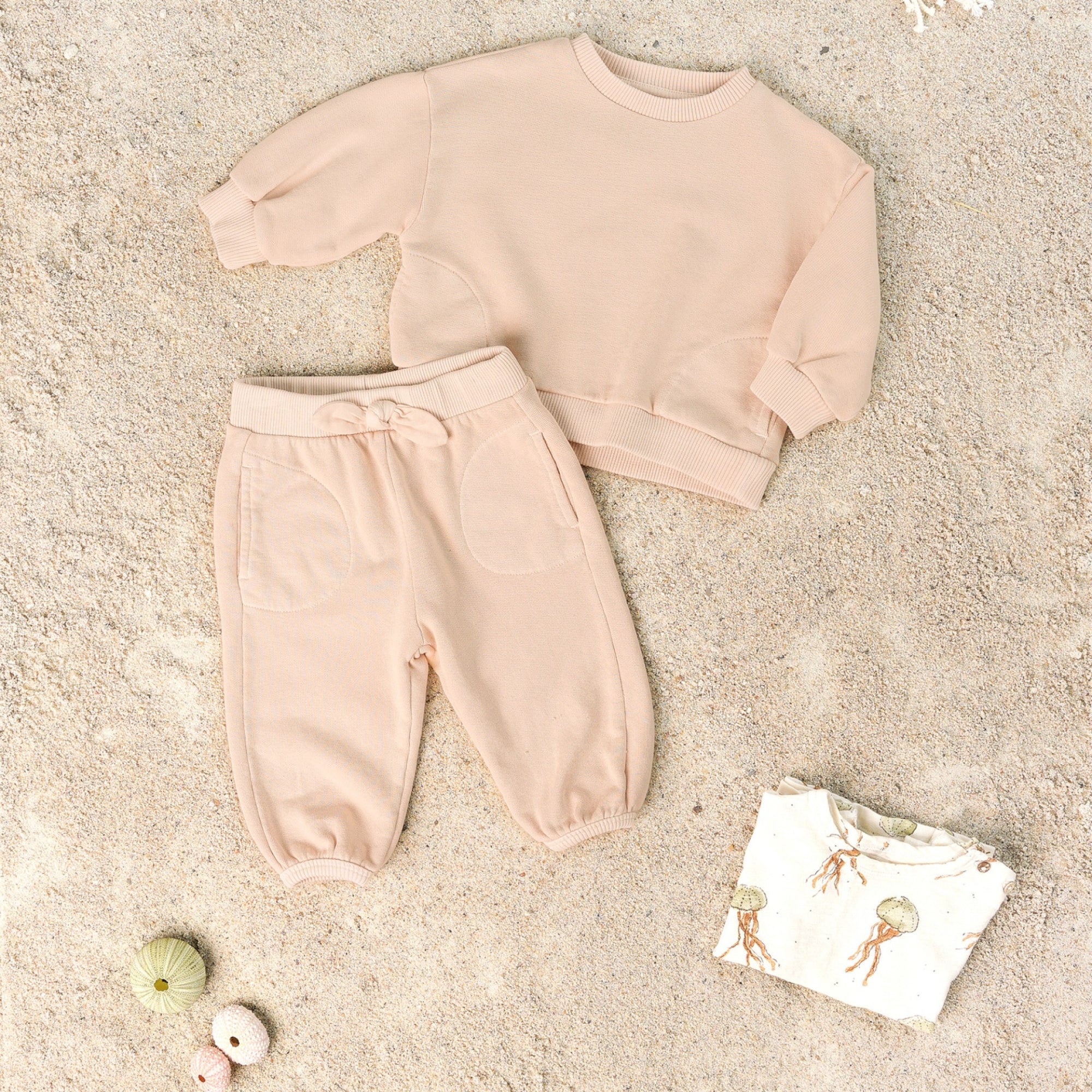 outfit-bambina-felpa-e-pantalone-colore-rosa