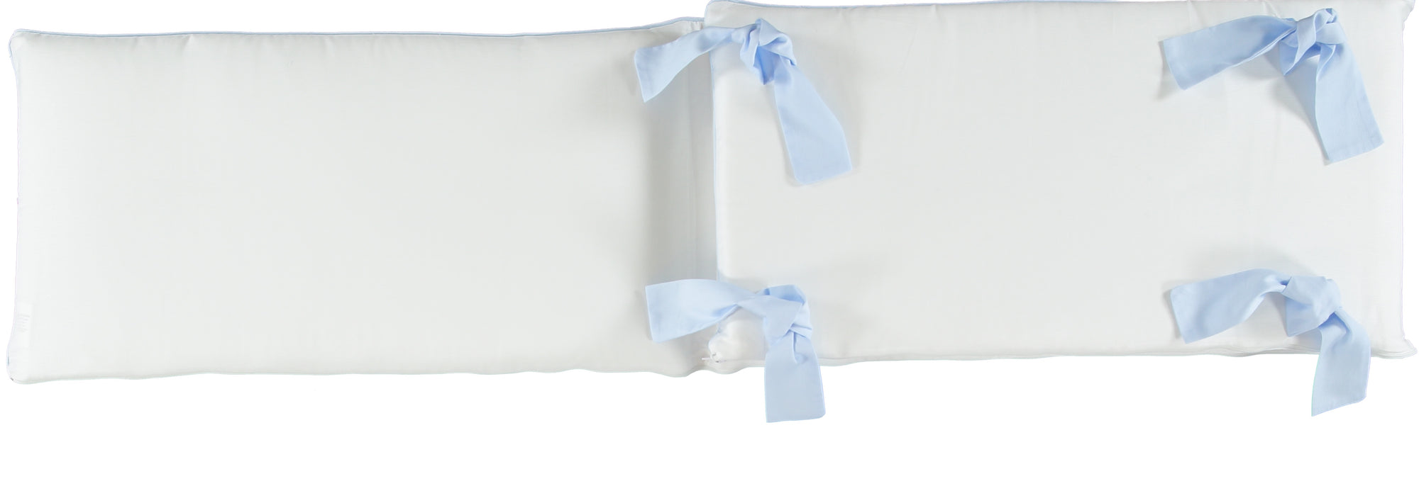 paracolpi-lettino-in-piquet-bianco-con-fiocchi-azzurri-sfoderabile-per-lettino-120x60cm